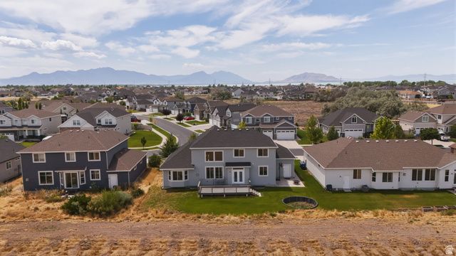 111 E SILVER OAK RD, Vineyard, UT 84059