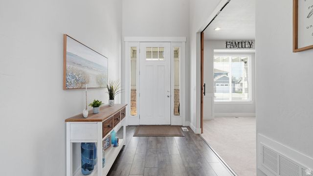 111 E SILVER OAK RD, Vineyard, UT 84059