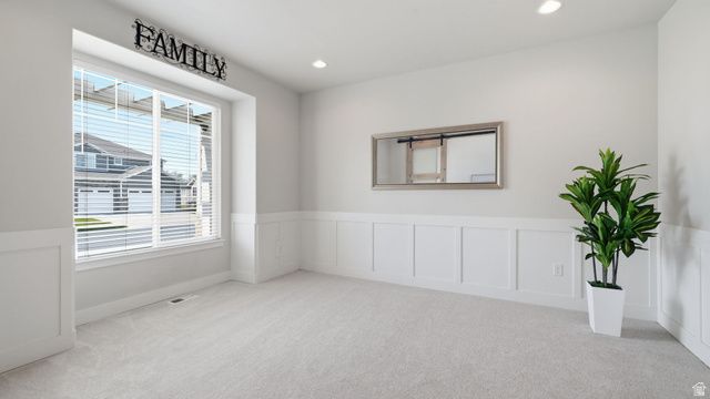 111 E SILVER OAK RD, Vineyard, UT 84059
