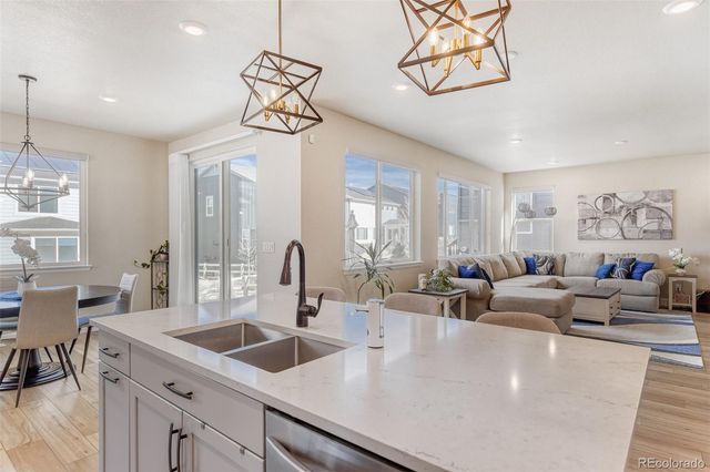 9857 Rosalee Peak Street, Littleton, CO 80125