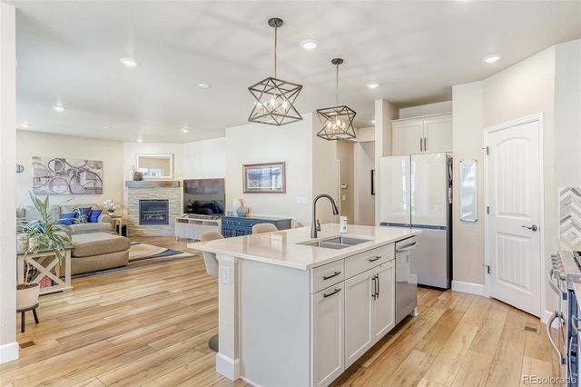 9857 Rosalee Peak Street, Littleton, CO 80125