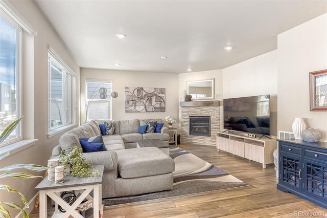 9857 Rosalee Peak Street, Littleton, CO 80125