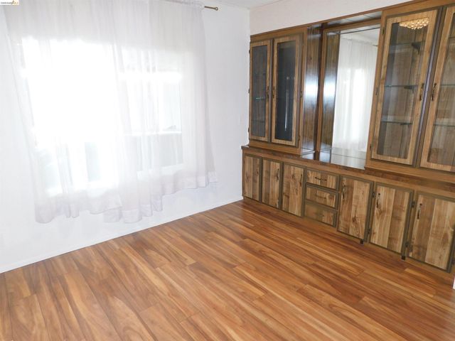 937 Northfield Drive, Hayward, CA 94544