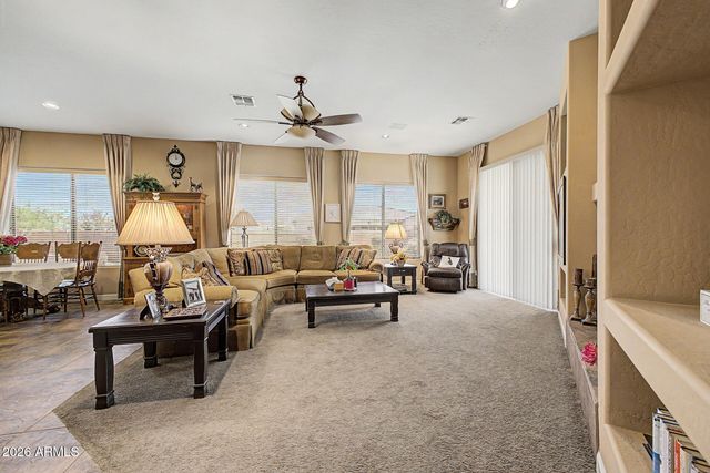 975 E COUNTY DOWN Drive, Chandler, AZ 85249