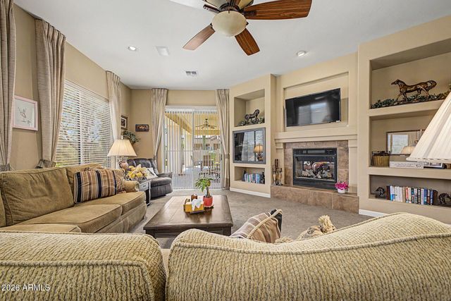 975 E COUNTY DOWN Drive, Chandler, AZ 85249