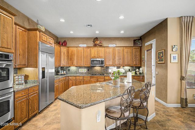975 E COUNTY DOWN Drive, Chandler, AZ 85249