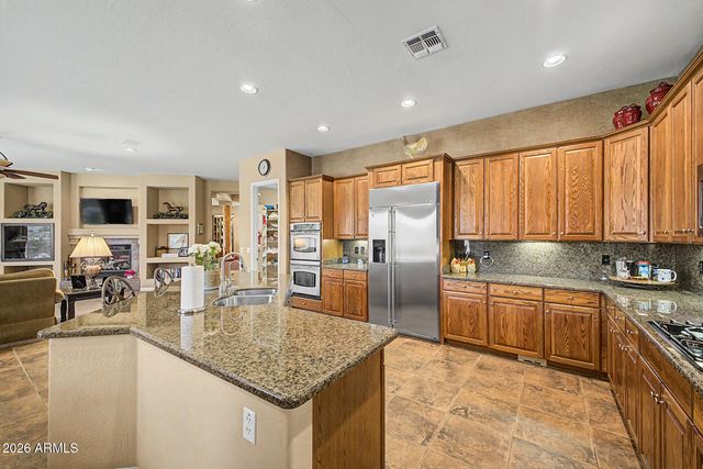 975 E COUNTY DOWN Drive, Chandler, AZ 85249