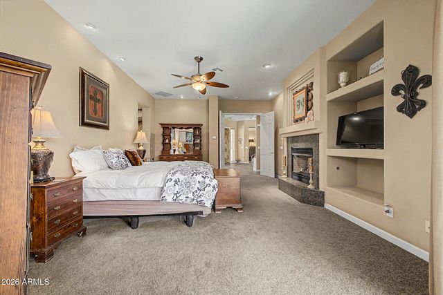 975 E COUNTY DOWN Drive, Chandler, AZ 85249