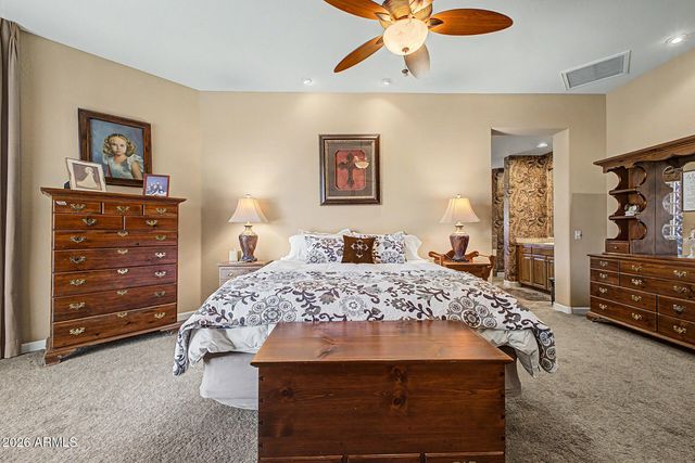 975 E COUNTY DOWN Drive, Chandler, AZ 85249