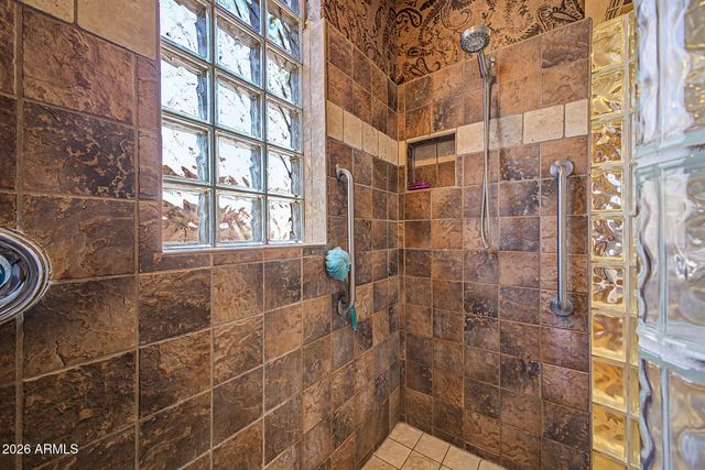 975 E COUNTY DOWN Drive, Chandler, AZ 85249