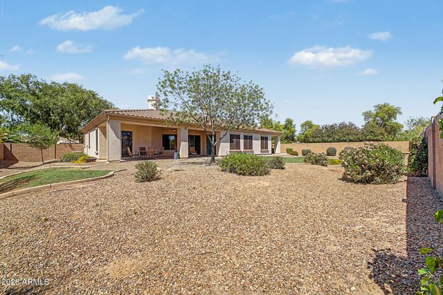 975 E COUNTY DOWN Drive, Chandler, AZ 85249