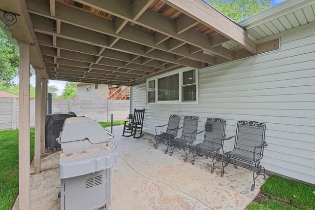 1235 N Sunset, Wichita, KS 67212