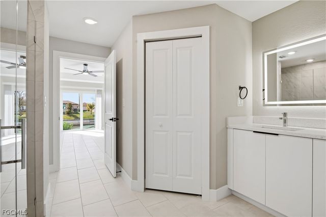 1818 NE 10th PL, Cape Coral, FL 33909