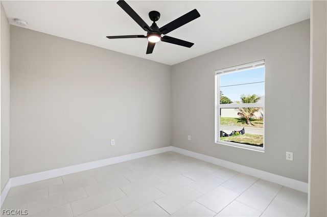 1818 NE 10th PL, Cape Coral, FL 33909