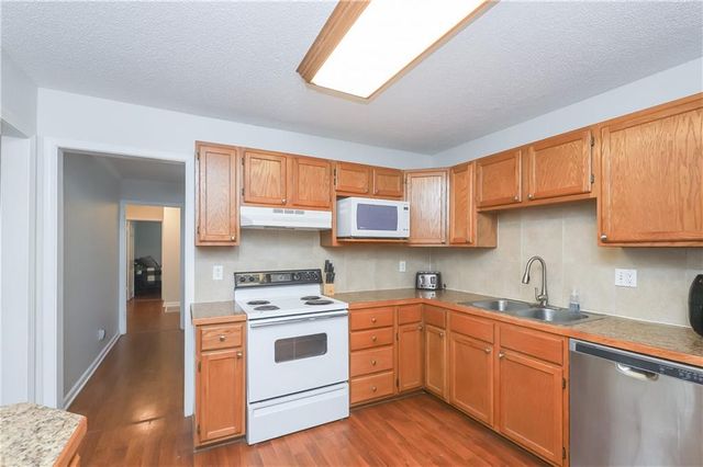 4404 E 137th Street, Grandview, MO 64030