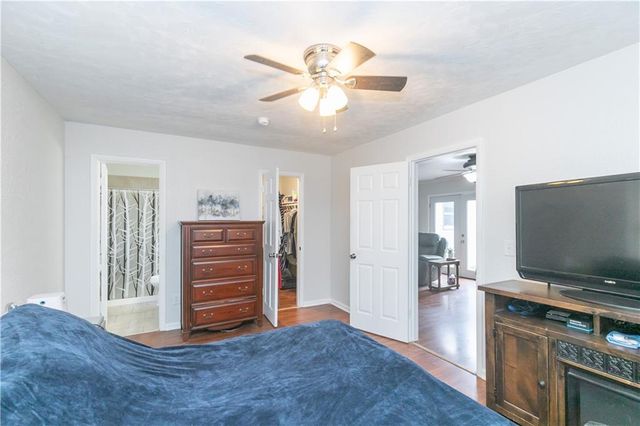 4404 E 137th Street, Grandview, MO 64030