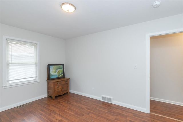 4404 E 137th Street, Grandview, MO 64030