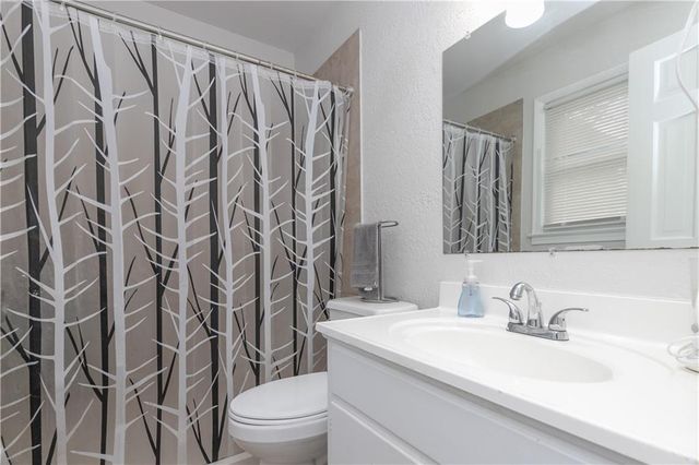 4404 E 137th Street, Grandview, MO 64030