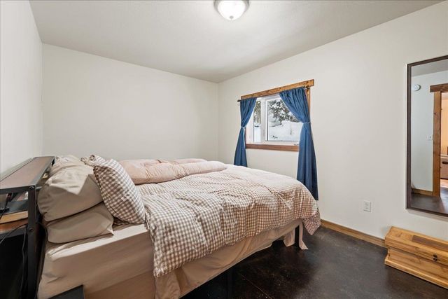 1581 SNOWBASIN ROAD, Fairbanks, AK 99709