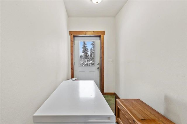 1581 SNOWBASIN ROAD, Fairbanks, AK 99709