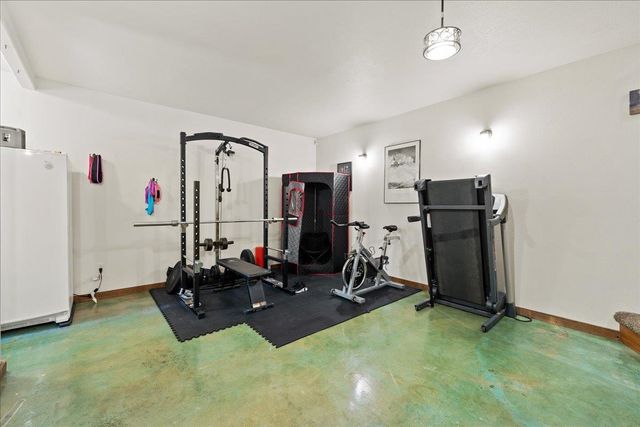 1581 SNOWBASIN ROAD, Fairbanks, AK 99709