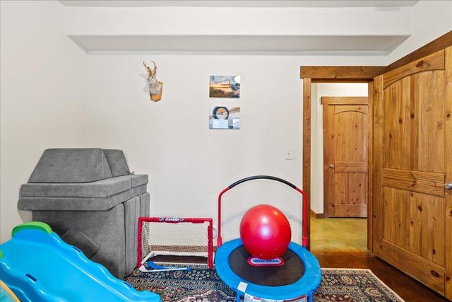 1581 SNOWBASIN ROAD, Fairbanks, AK 99709