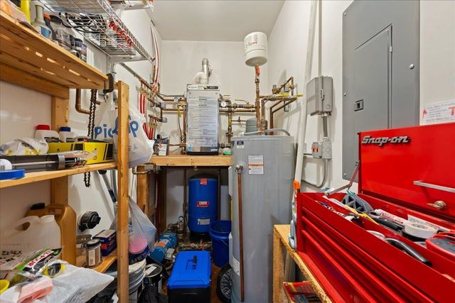 1581 SNOWBASIN ROAD, Fairbanks, AK 99709