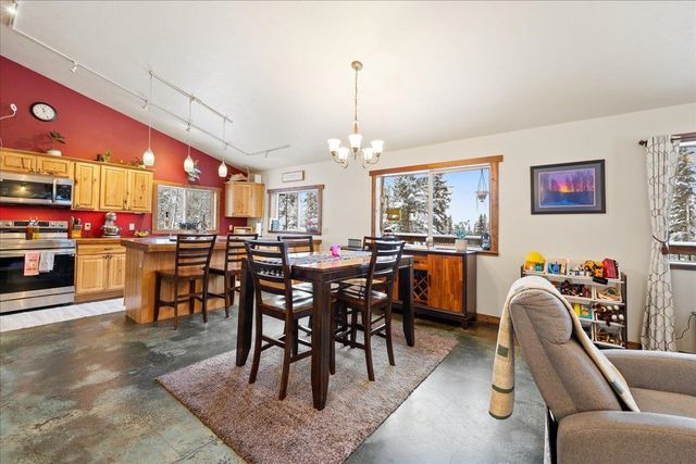 1581 SNOWBASIN ROAD, Fairbanks, AK 99709