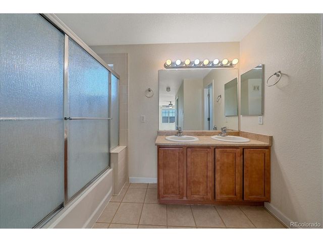 21942 E Jamison Pl, Aurora, CO 80016