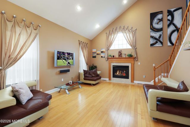 14 Emily Road, Manalapan, NJ 07726