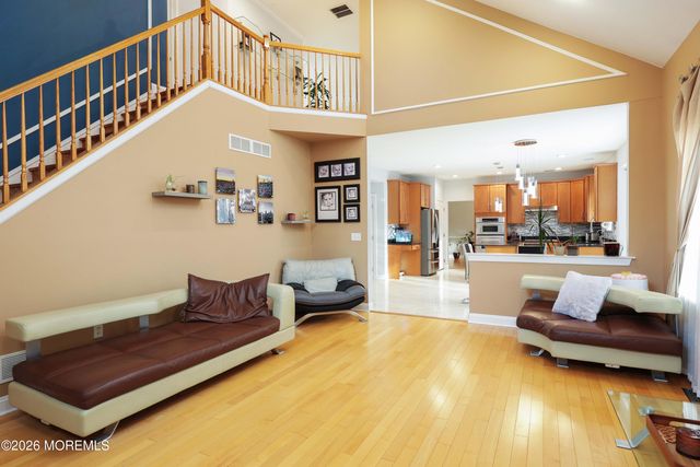 14 Emily Road, Manalapan, NJ 07726