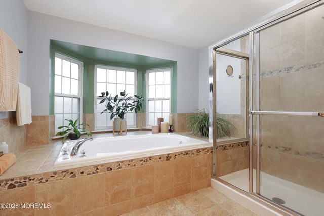 14 Emily Road, Manalapan, NJ 07726