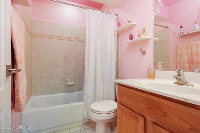 14 Emily Road, Manalapan, NJ 07726