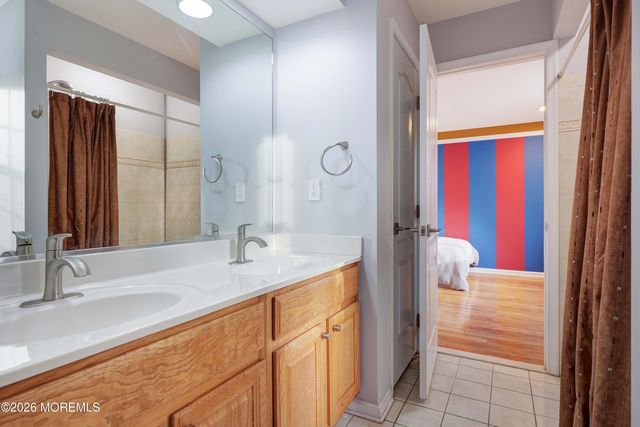 14 Emily Road, Manalapan, NJ 07726