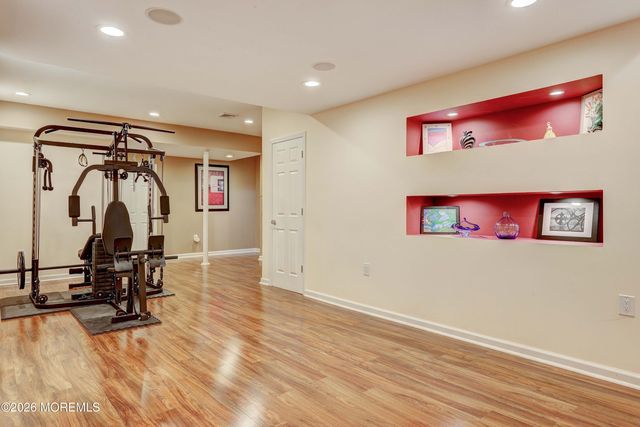 14 Emily Road, Manalapan, NJ 07726