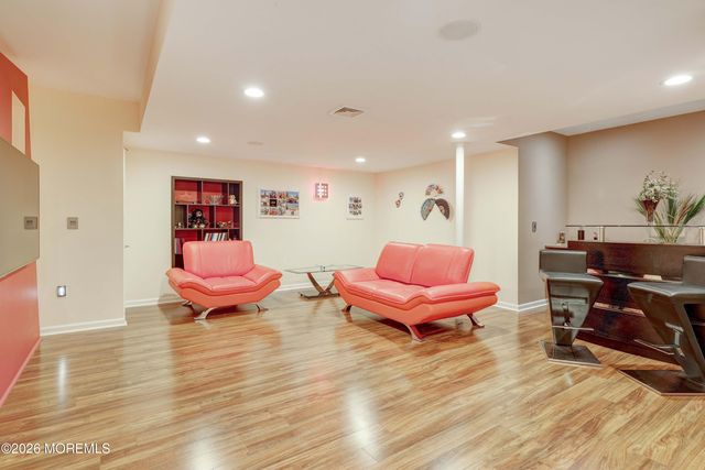 14 Emily Road, Manalapan, NJ 07726