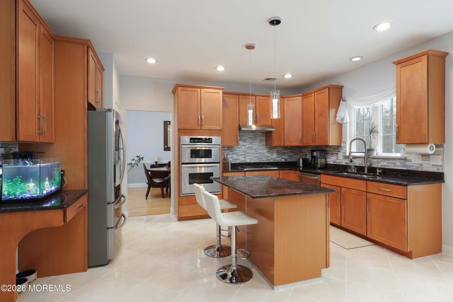 14 Emily Road, Manalapan, NJ 07726