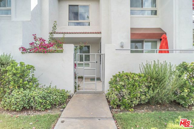401 S El Cielo Road 11, Palm Springs, CA 92262