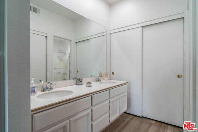 401 S El Cielo Road 11, Palm Springs, CA 92262
