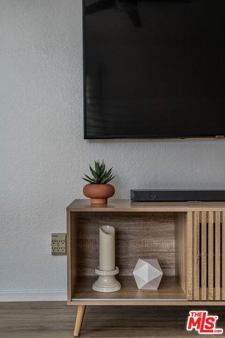 401 S El Cielo Road 11, Palm Springs, CA 92262