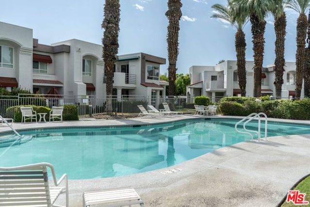 401 S El Cielo Road 11, Palm Springs, CA 92262