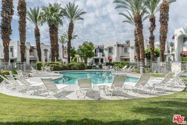 401 S El Cielo Road 11, Palm Springs, CA 92262