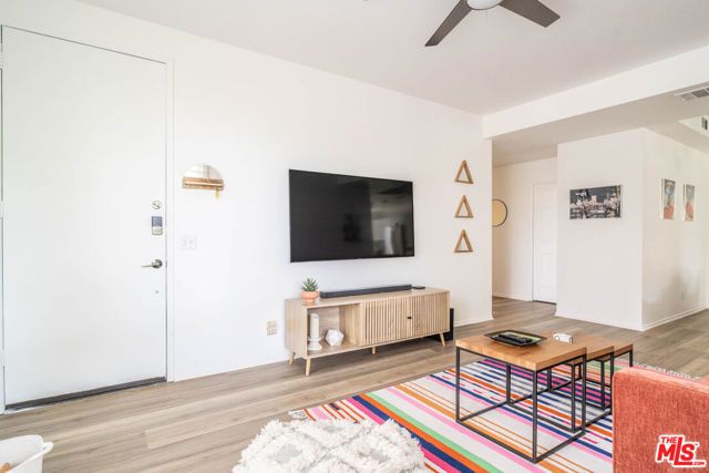 401 S El Cielo Road 11, Palm Springs, CA 92262