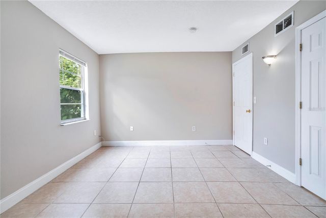 1824 AMBERLY AVENUE T8, Orlando, FL 32822