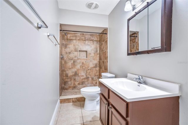 1824 AMBERLY AVENUE T8, Orlando, FL 32822