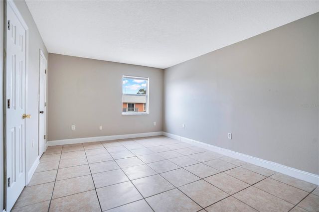 1824 AMBERLY AVENUE T8, Orlando, FL 32822