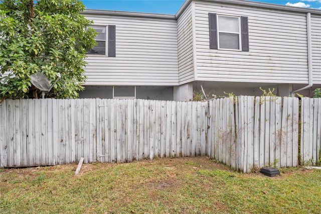 1824 AMBERLY AVENUE T8, Orlando, FL 32822