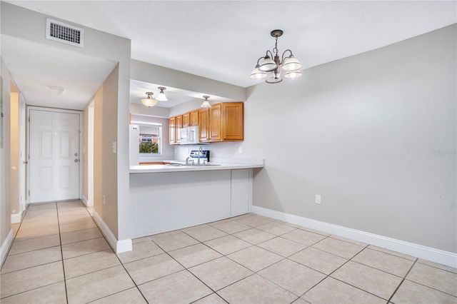 1824 AMBERLY AVENUE T8, Orlando, FL 32822