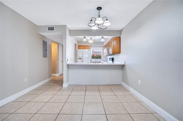 1824 AMBERLY AVENUE T8, Orlando, FL 32822