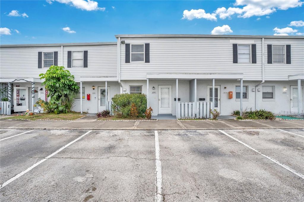 1824 AMBERLY AVENUE T8, Orlando, FL 32822